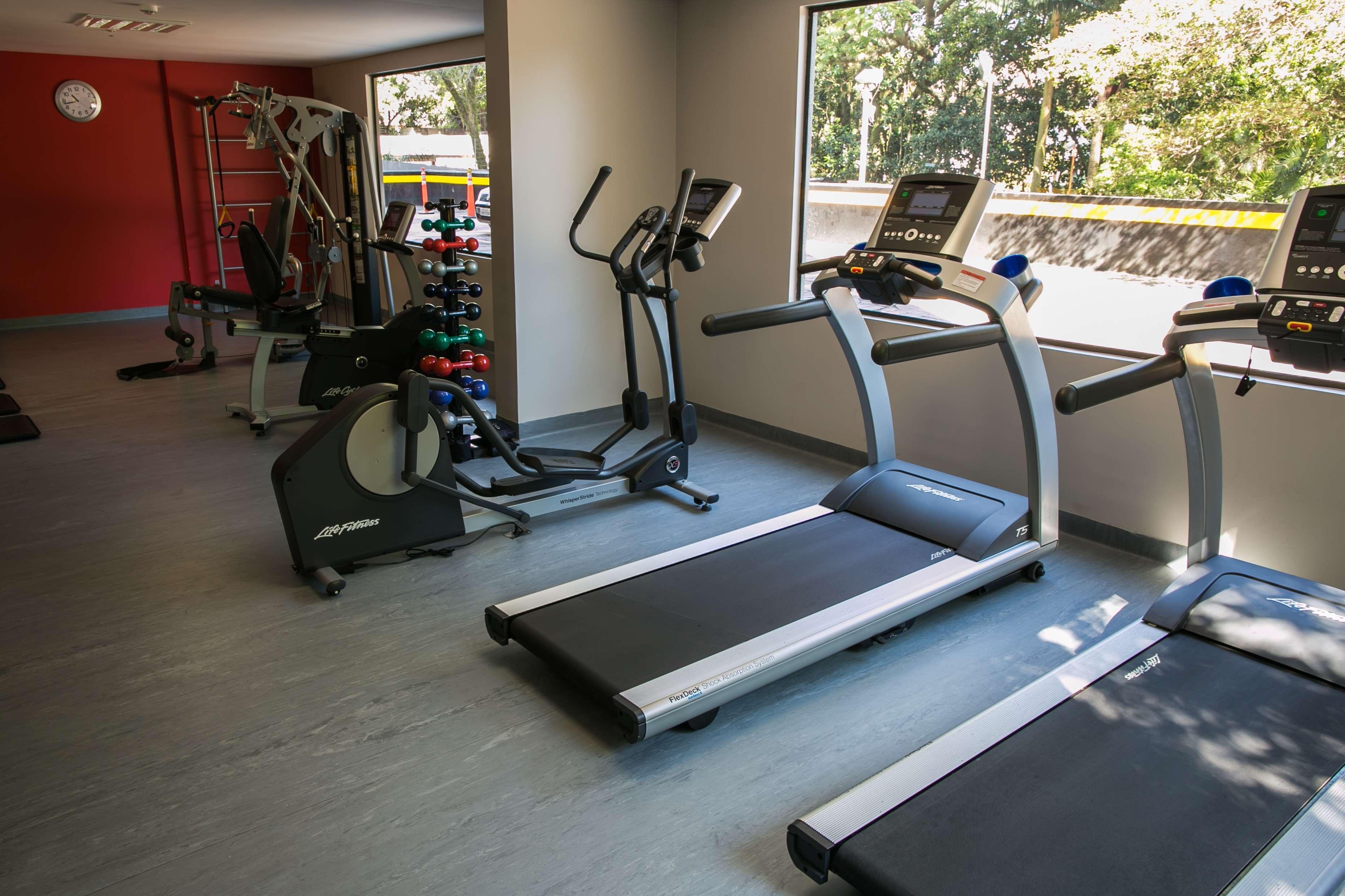 Art Hotel Transamerica Collection Porto Alegre Exterior foto A gym at the University of New England