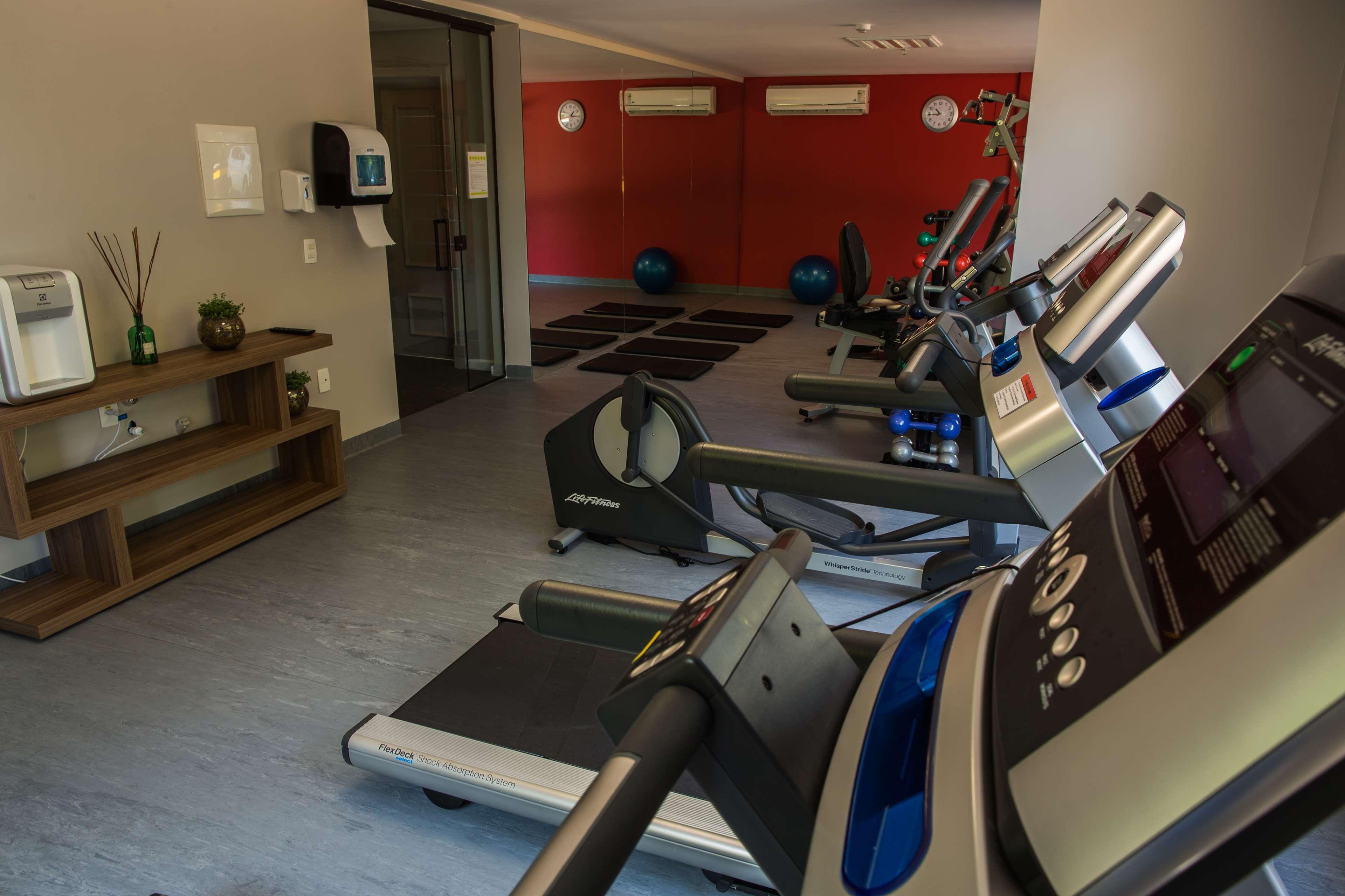 Art Hotel Transamerica Collection Porto Alegre Exterior foto A gym in a hotel