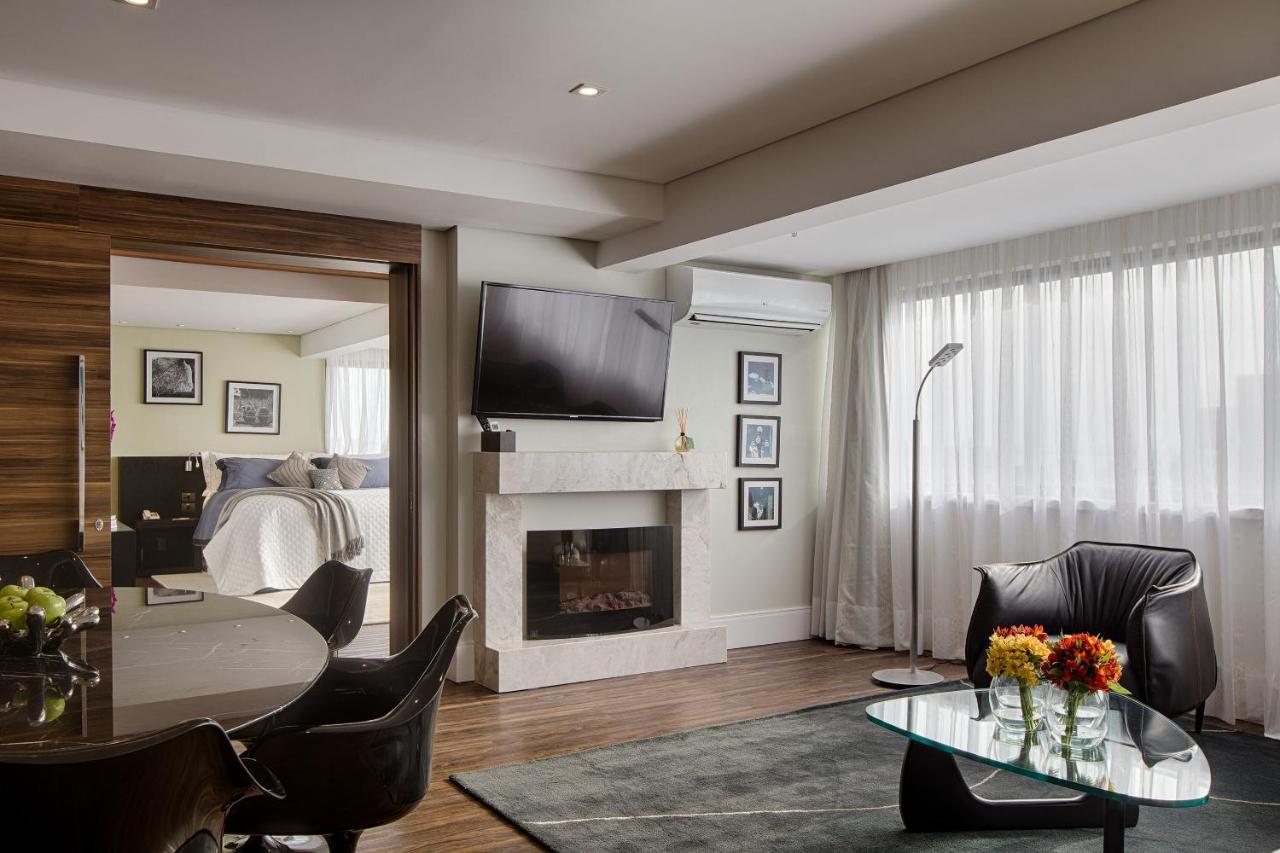 Art Hotel Transamerica Collection Porto Alegre Exterior foto A suite at the hotel